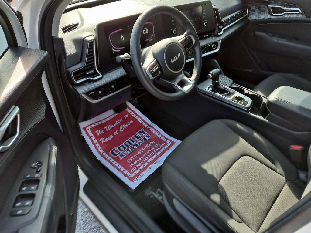 Used 2024 Kia Sportage LX image 7