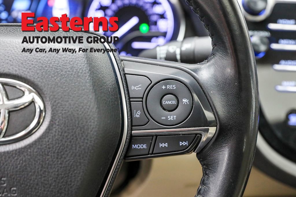 Used 2019 Toyota Camry XLE image 16