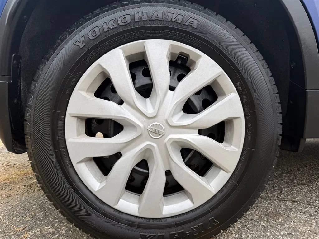 Used 2018 Nissan Rogue S FWD image 31
