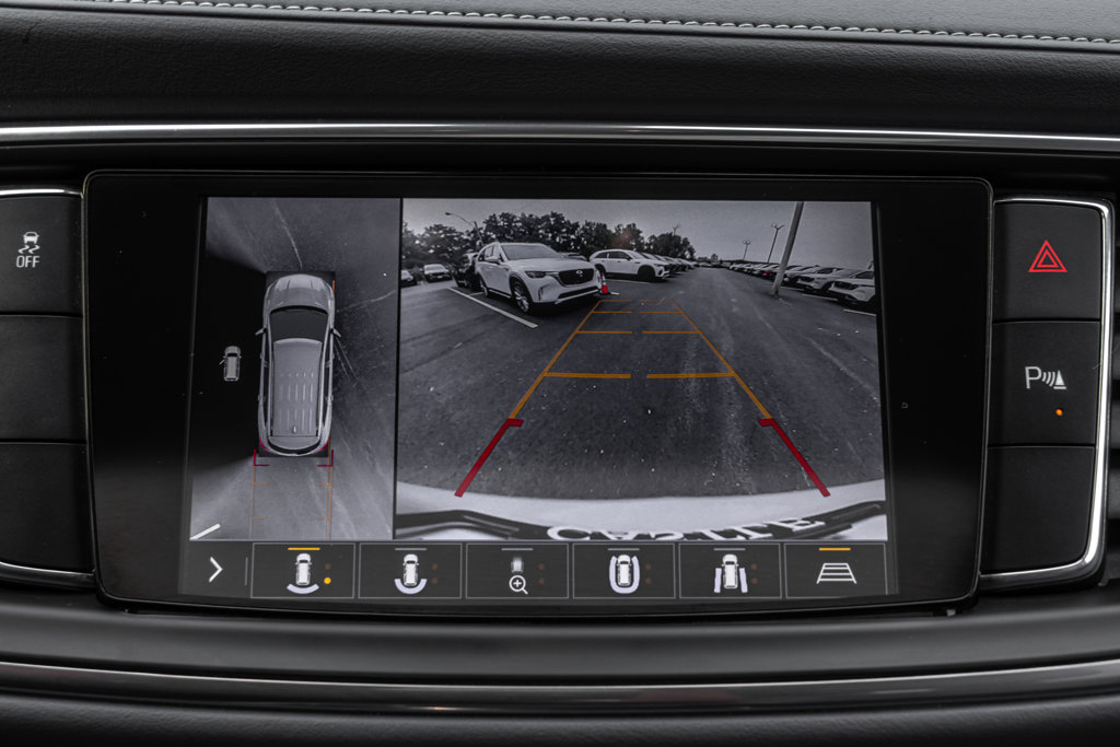 Used 2020 Buick Enclave Essence w/ Sound and Sites Package FWD image 18