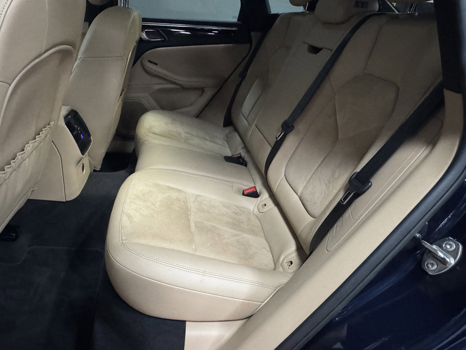 Used 2019 Porsche Macan Base image 38