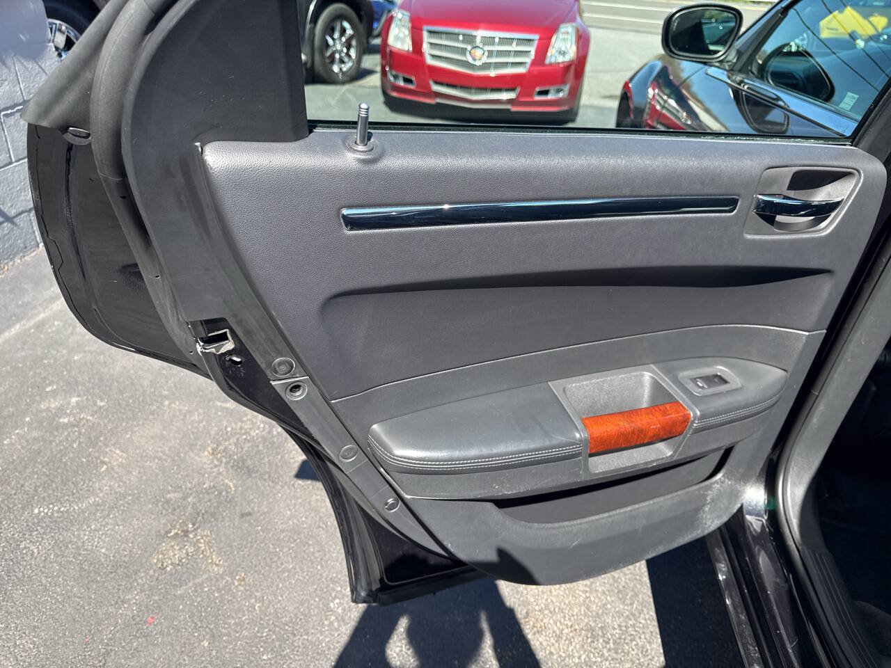 Used 2010 Chrysler 300 C w/ Luxury Group II AWD/4WD image 17