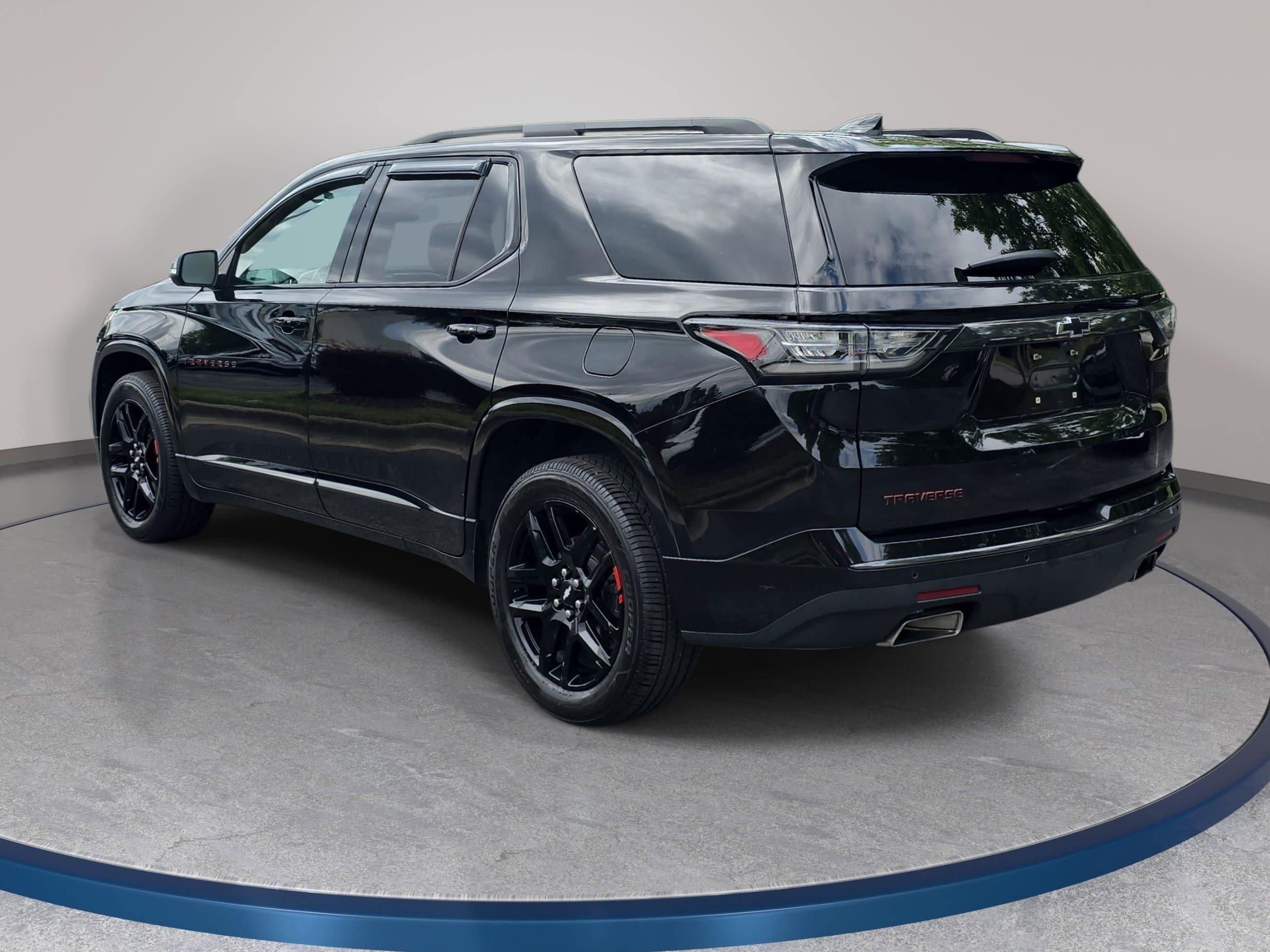 Used 2021 Chevrolet Traverse Premier w/ Redline Edition FWD image 7