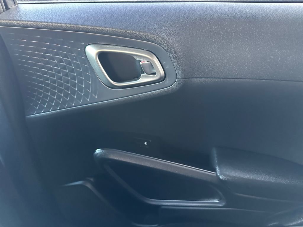 Used 2020 Kia Soul S image 27