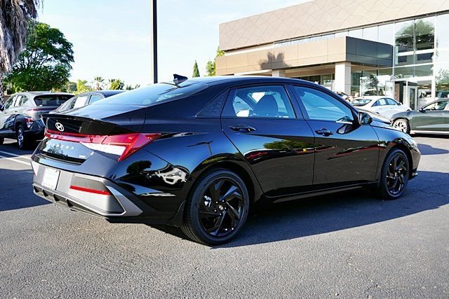 New 2026 Hyundai Elantra Sport FWD image 9