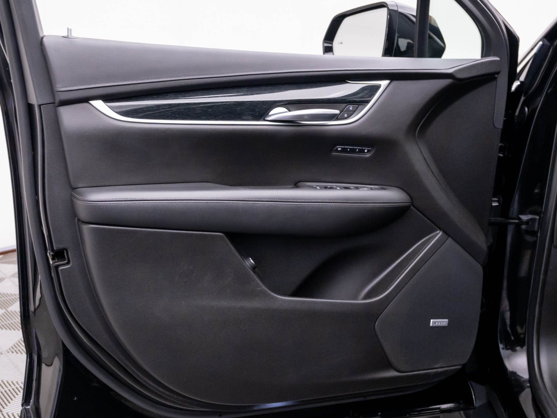 Used 2020 Cadillac XT5 Premium Luxury AWD/4WD image 15
