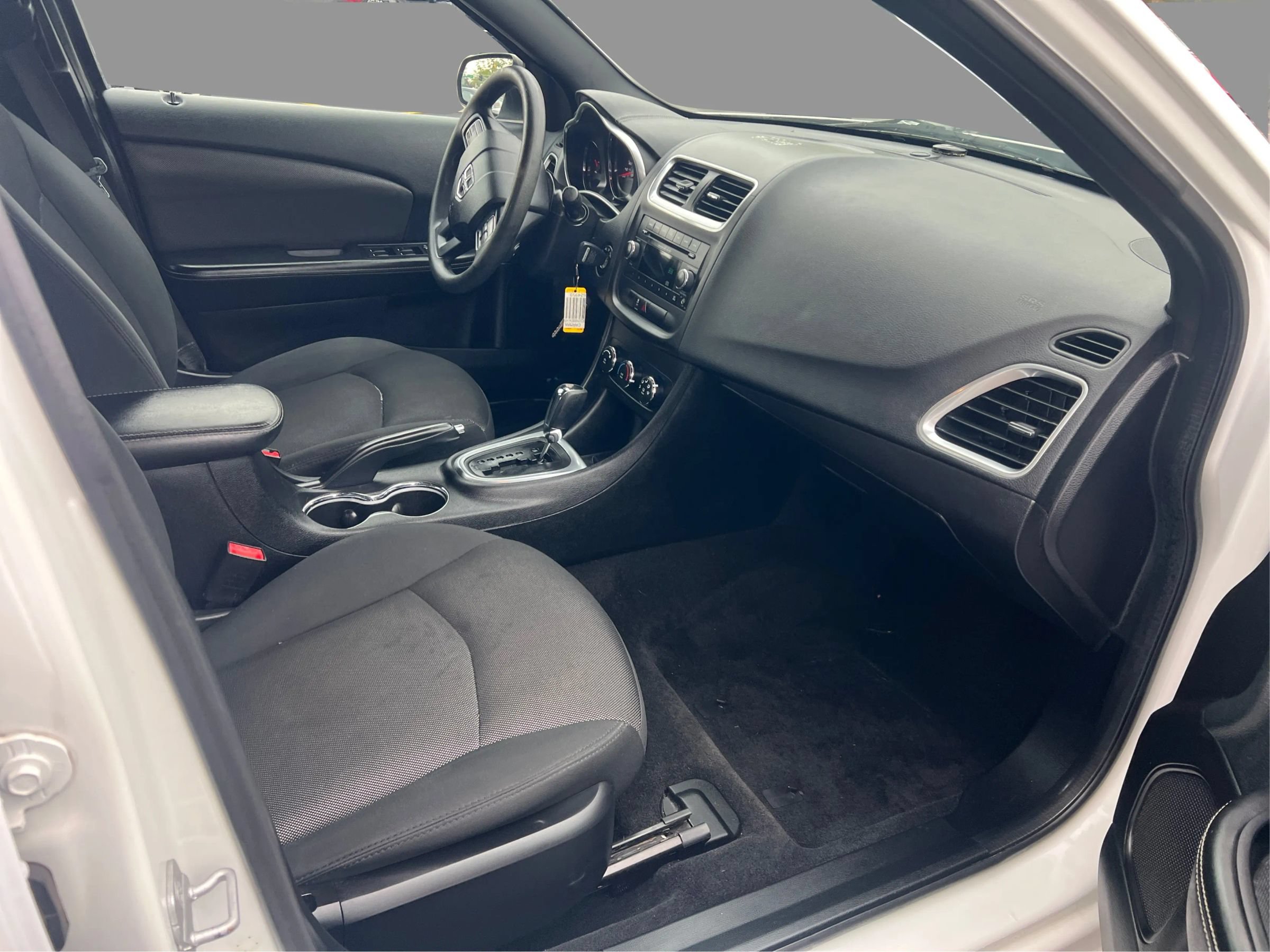 Used 2014 Dodge Avenger SE FWD image 24