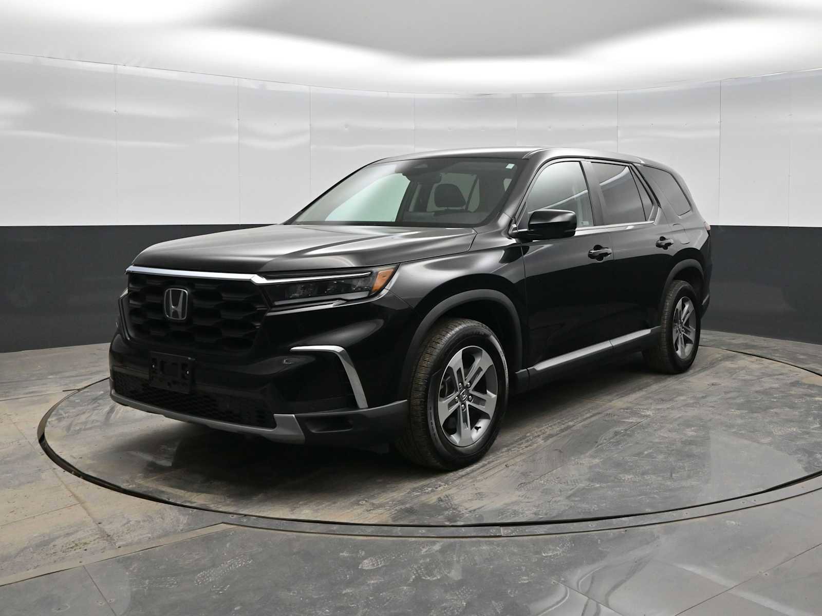 Used 2024 Honda Pilot EX-L image 4