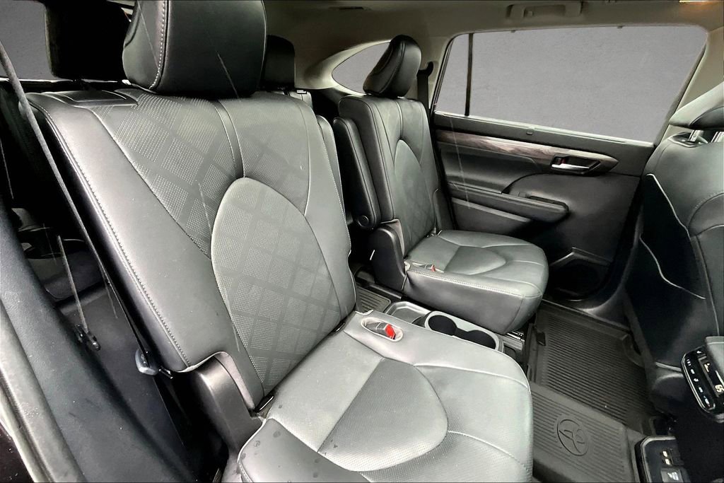 Used 2021 Toyota Highlander Platinum AWD/4WD image 21