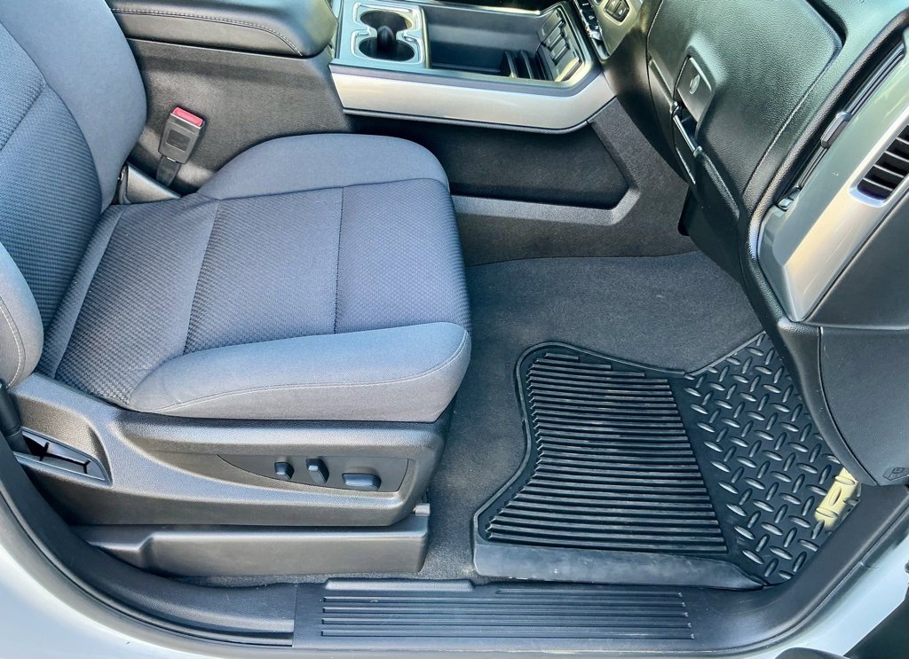 Used 2018 Chevrolet Silverado 1500 LT w/ Texas Edition image 23