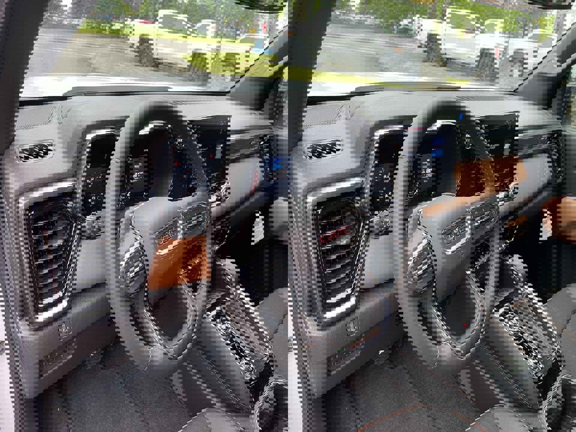 New 2025 GMC Canyon AT4 w/ Nightfall Edition image 43