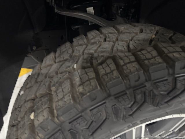 Used 2025 GMC Sierra 1500 AT4 image 41