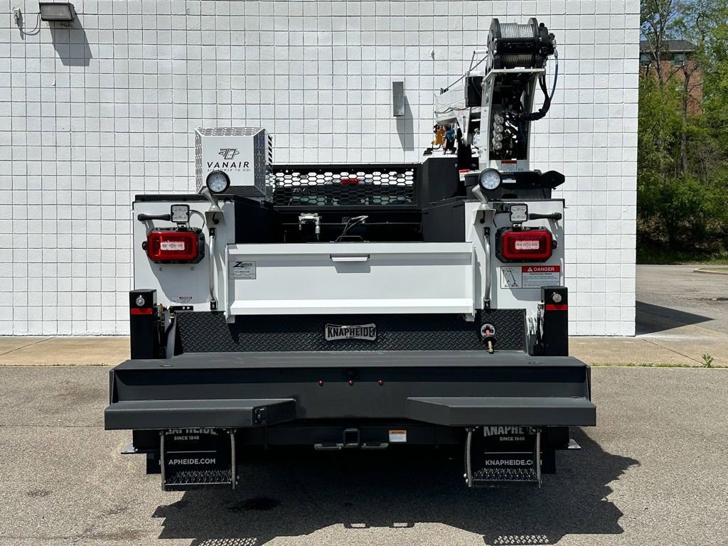 New 2025 Ford F550 4x4 Supercab Super Duty image 14