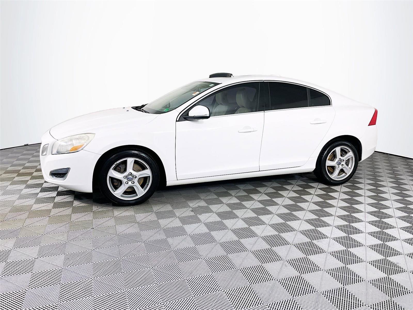 Used 2012 Volvo S60 T5 image 4