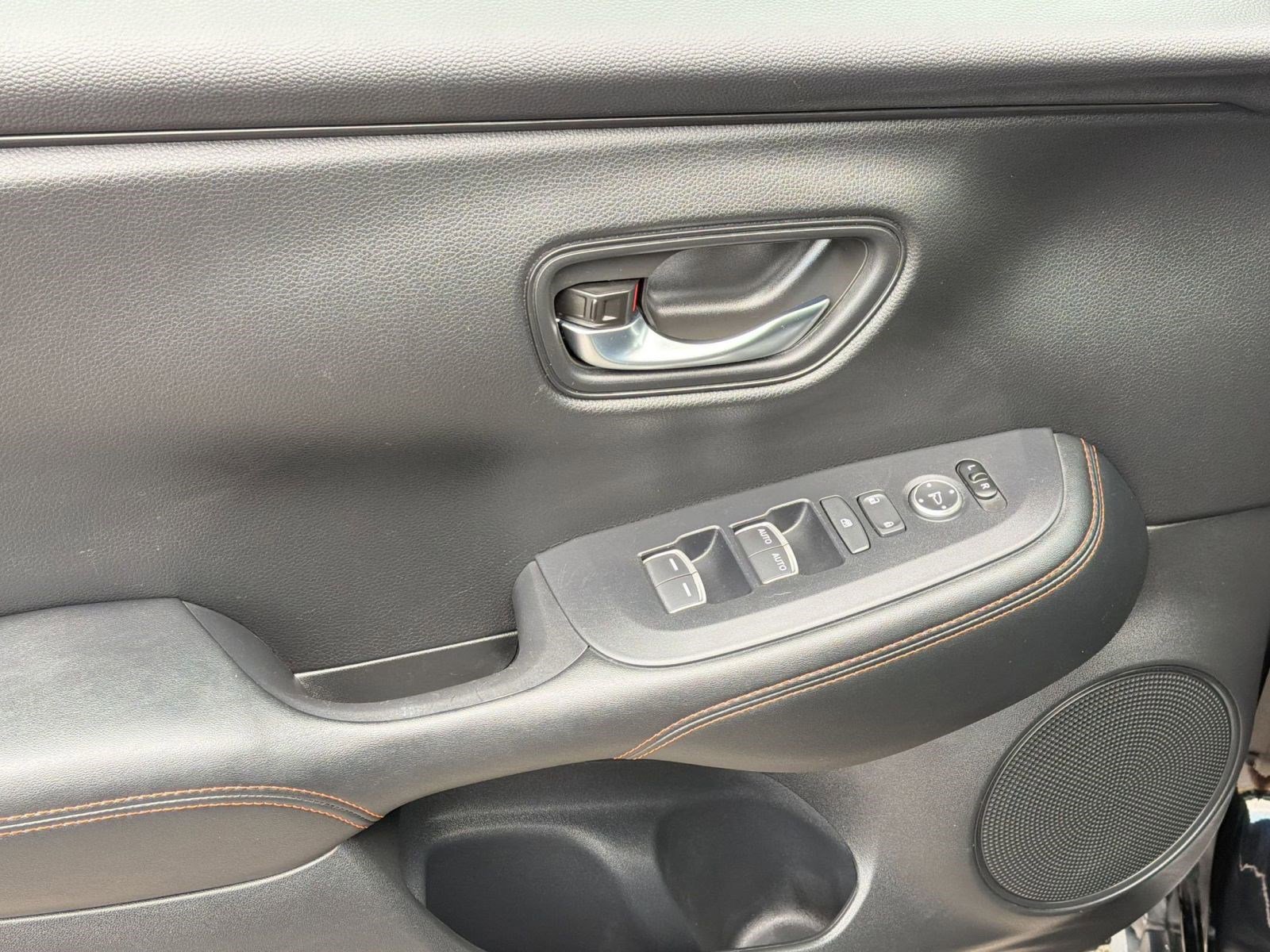 Used 2025 Honda HR-V Sport image 13