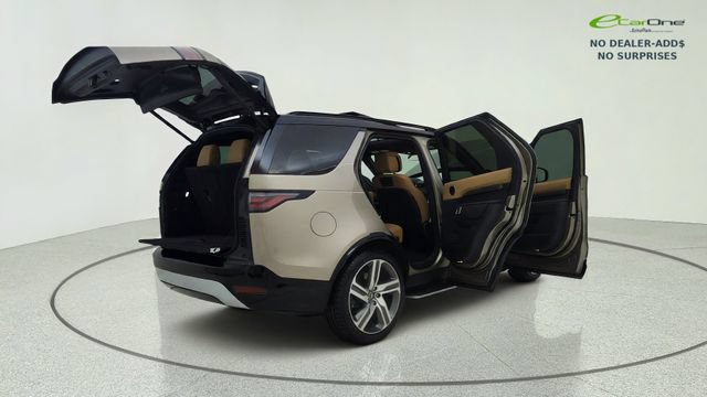 Used 2024 Land Rover Discovery Metropolitan Edition AWD/4WD image 10