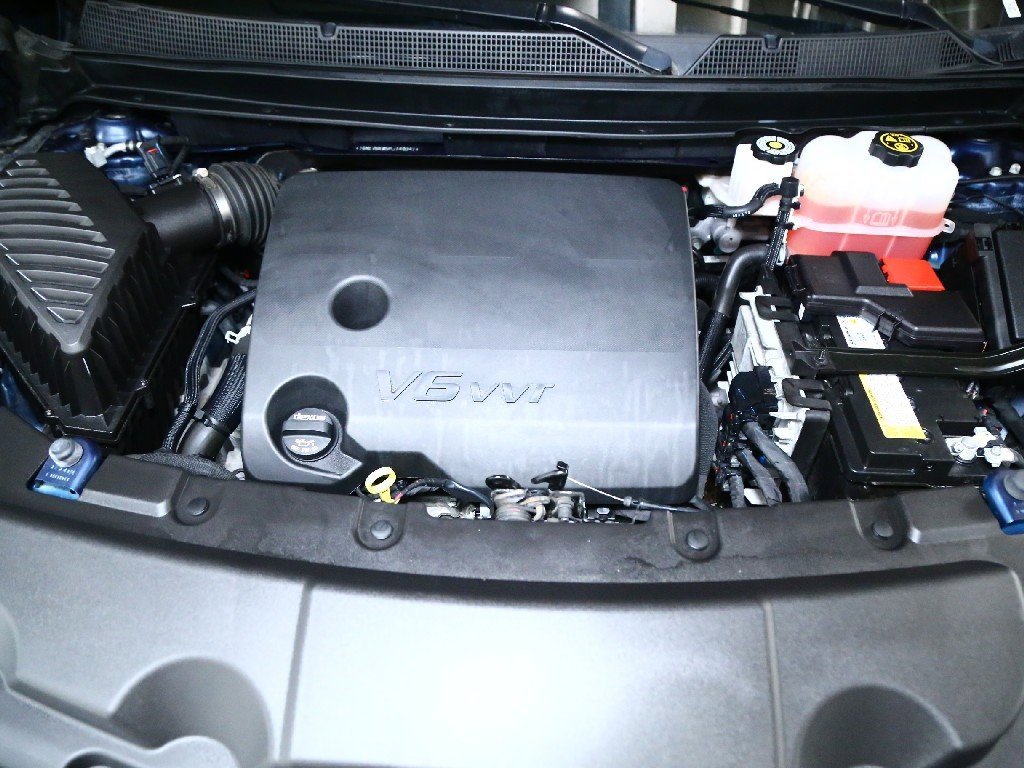 Used 2023 Chevrolet Traverse LT image 34