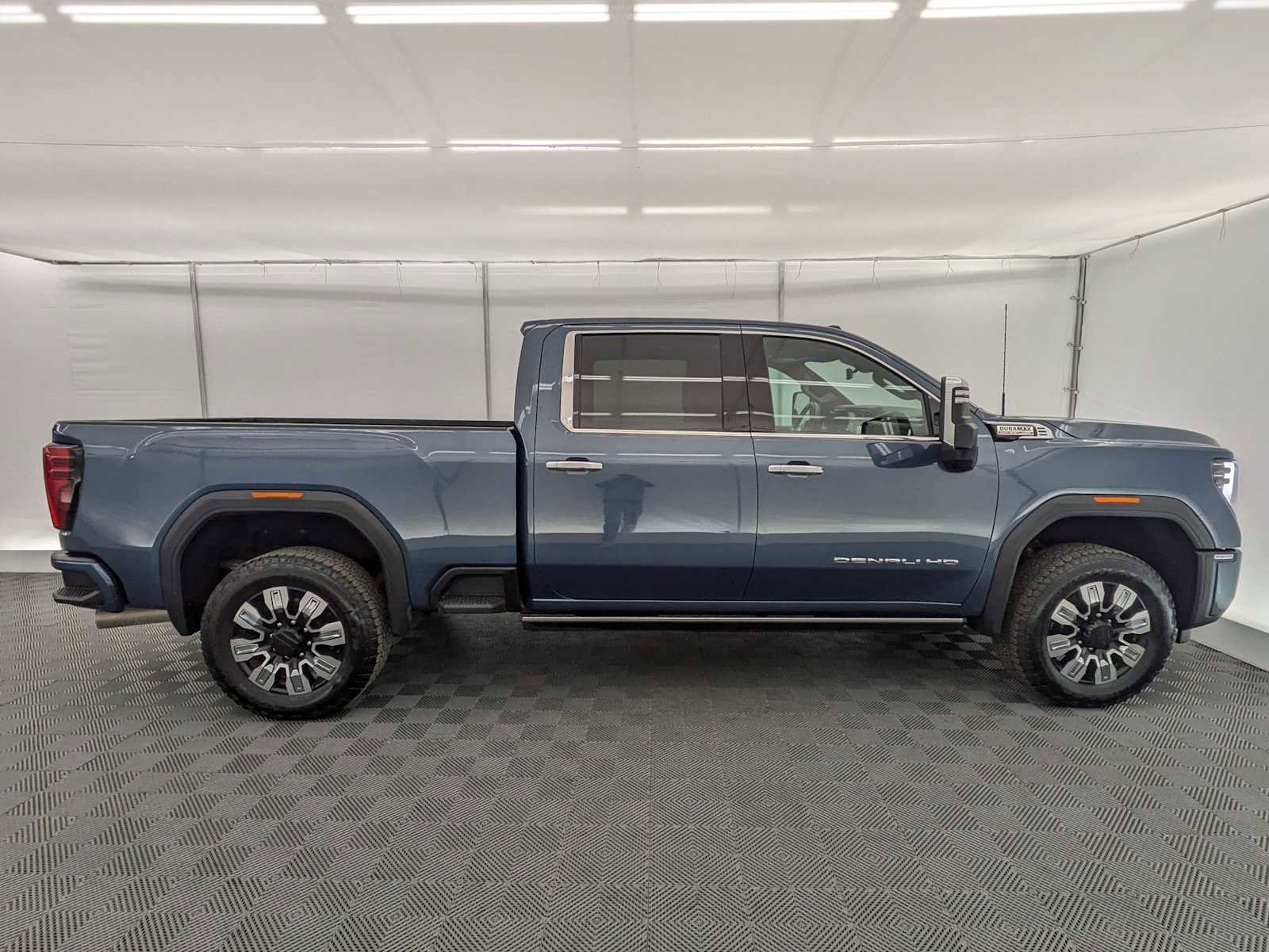 Used 2025 GMC Sierra 2500 Denali w/ Denali Reserve Package image 7