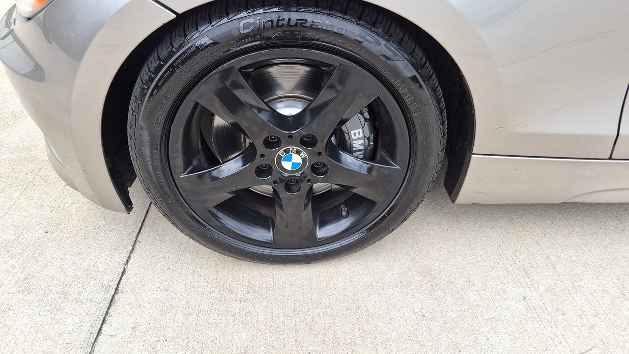 Used 2010 BMW 135i Convertible RWD image 15