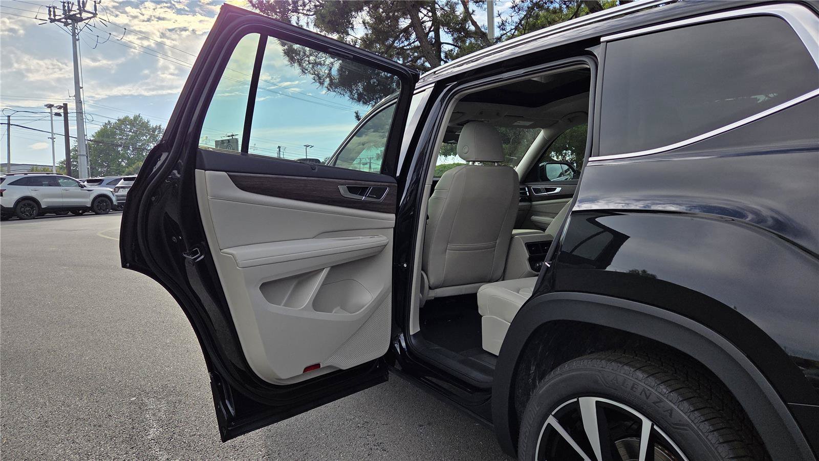 New 2026 Volkswagen Atlas SEL Premium R-Line AWD/4WD image 24