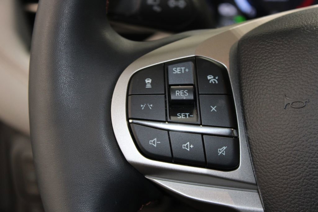 Used 2025 Ford Explorer Active w/ Active Comfort Package AWD/4WD image 16