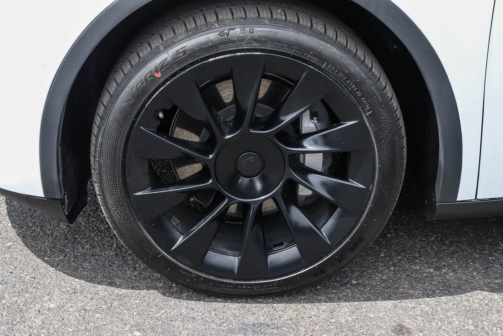 Used 2022 Tesla Model Y Long Range AWD/4WD image 14