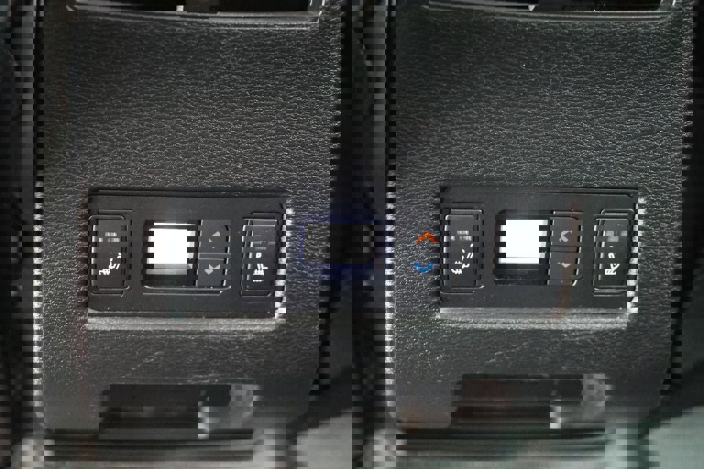 Used 2023 Mitsubishi Outlander SEL image 13