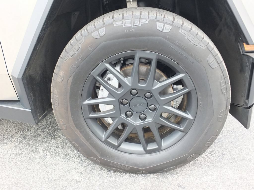 Used 2025 Tesla Cybertruck AWD Crew Cab image 6