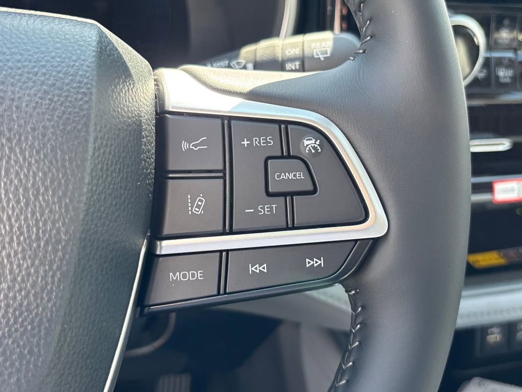 New 2026 Toyota Highlander Limited image 15