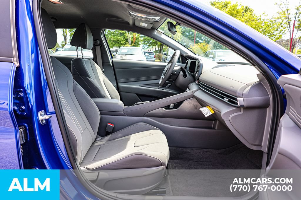Used 2025 Hyundai Elantra Sport FWD image 21