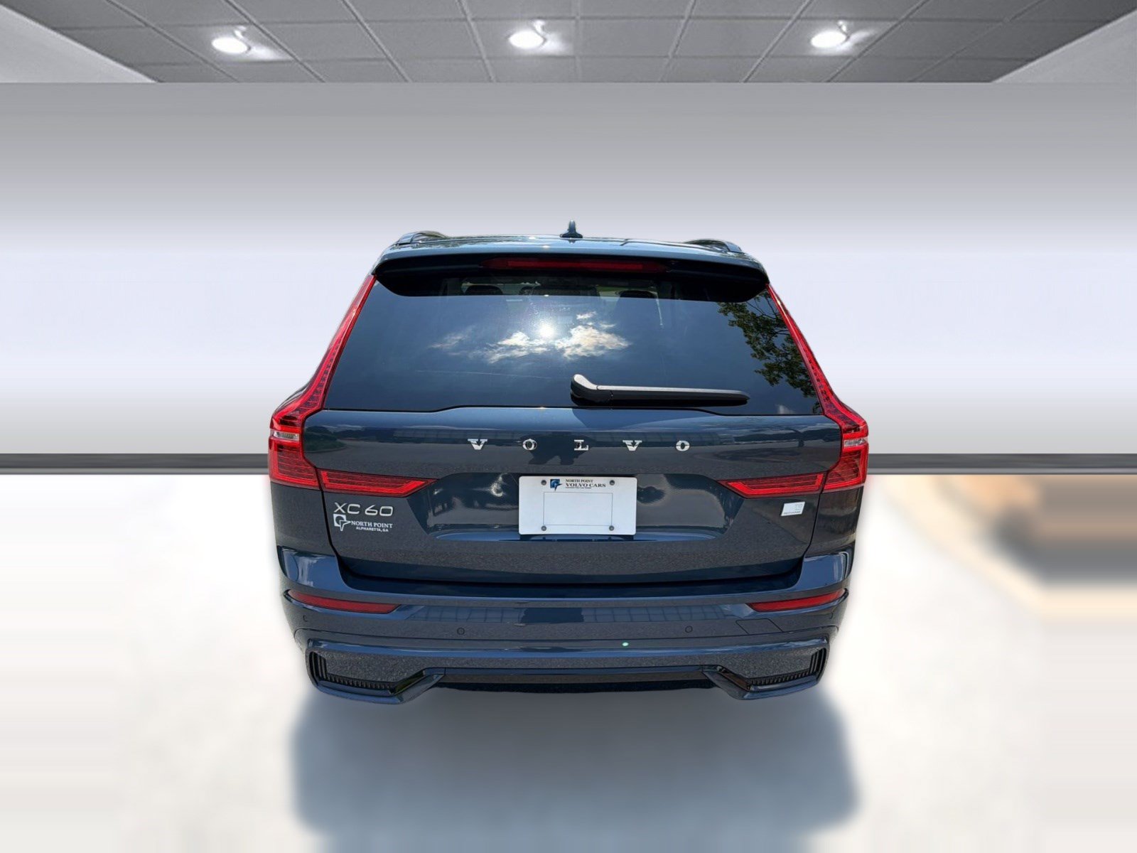 Certified 2024 Volvo XC60 T8 Plus w/ Climate Package AWD/4WD image 10