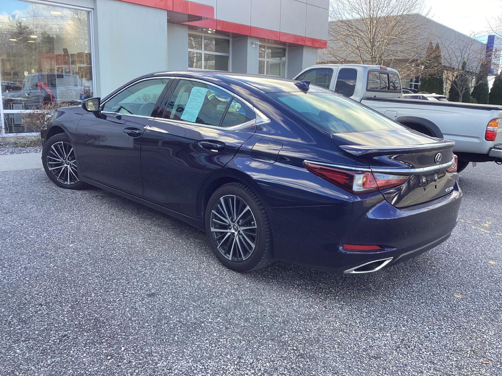 Used 2022 Lexus ES 350 w/ Premium Package image 6