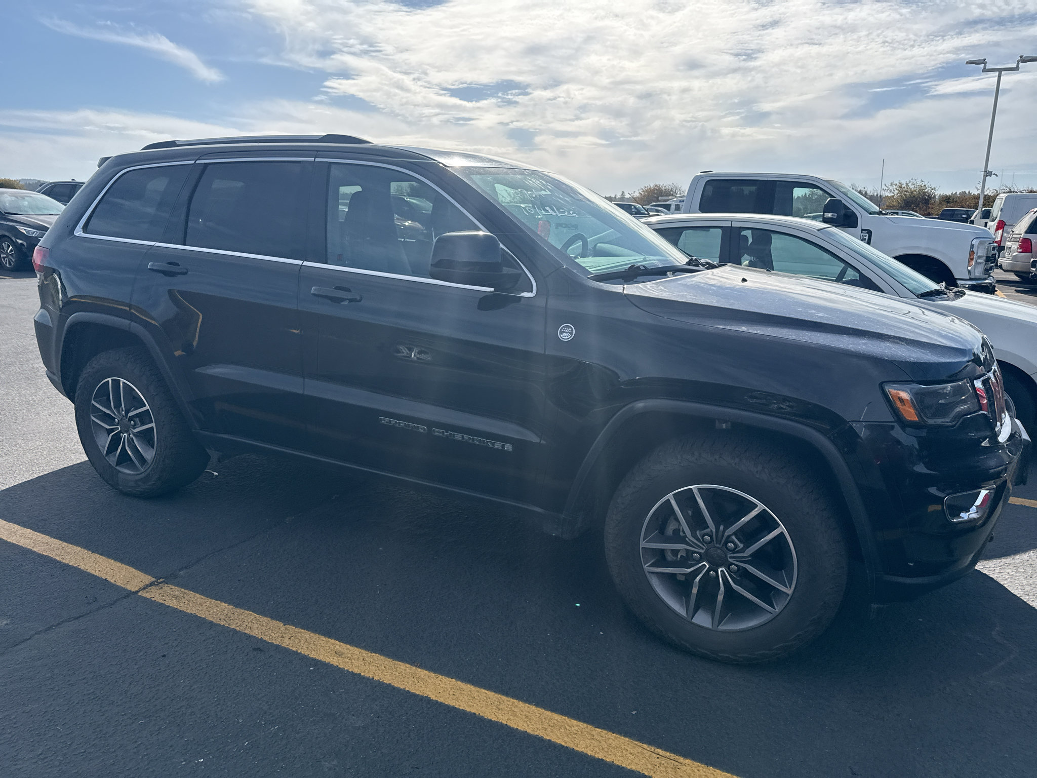 Used 2020 Jeep Grand Cherokee Laredo w/ Quick Order Package 2BN North AWD/4WD image 2