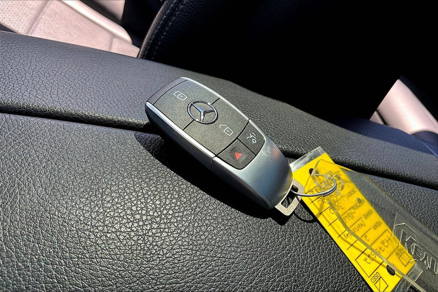 Used 2021 Mercedes-Benz GLC 300 w/ Premium Package image 37