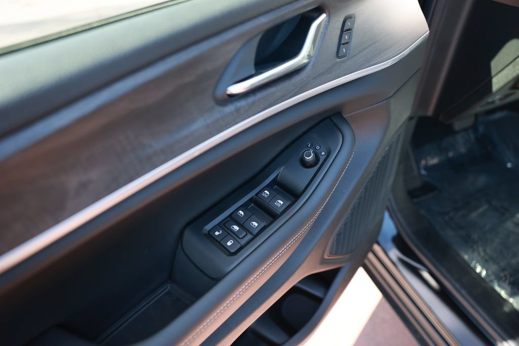 New 2025 Jeep Grand Cherokee Limited AWD/4WD image 13