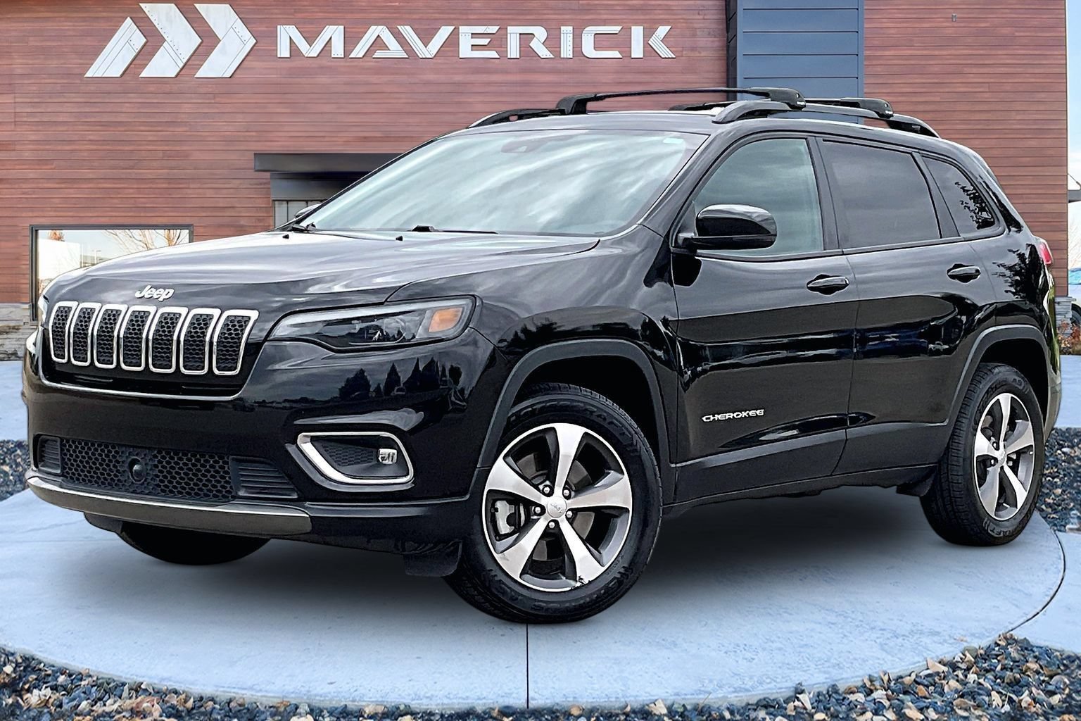 Used 2022 Jeep Cherokee Limited w/ Mopar Interior Package AWD/4WD image 3