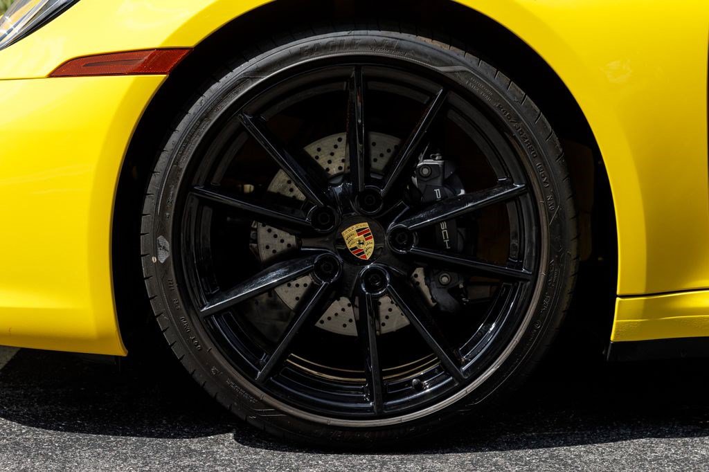 Used 2022 Porsche 911 Carrera RWD image 34