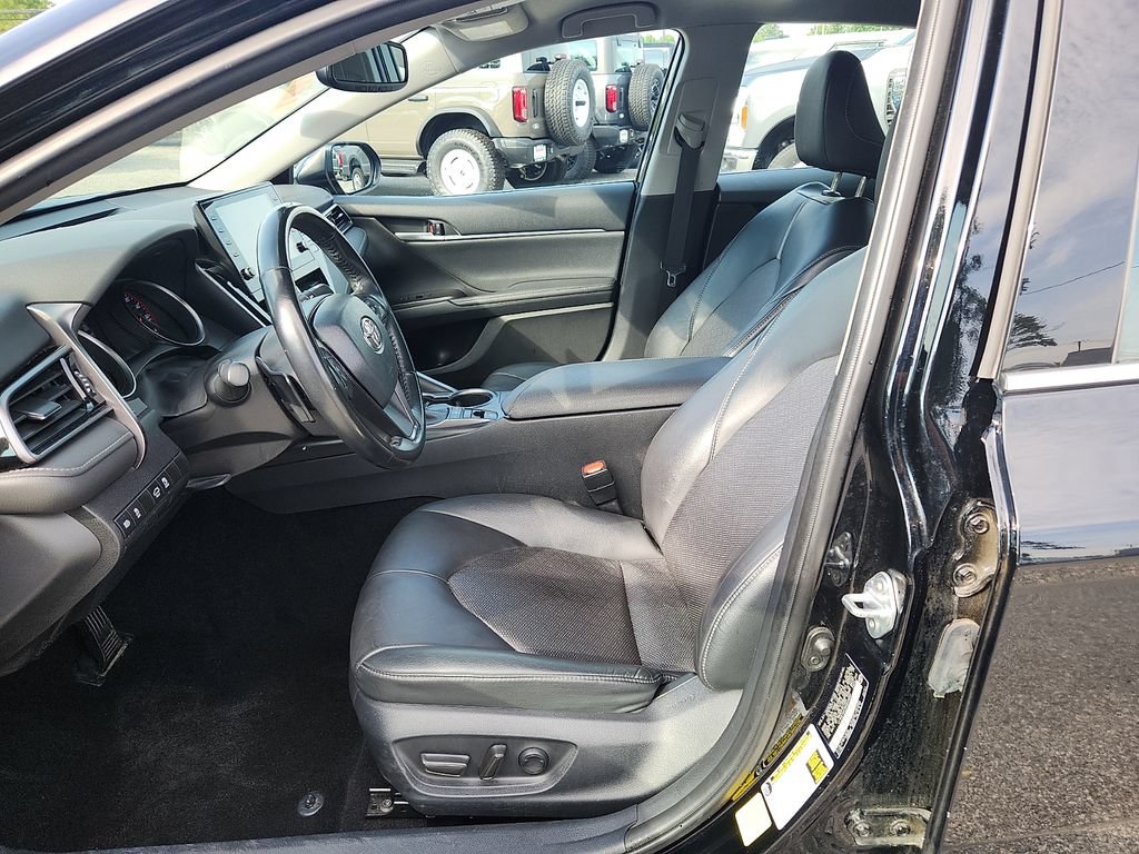 Used 2024 Toyota Camry XSE FWD image 13
