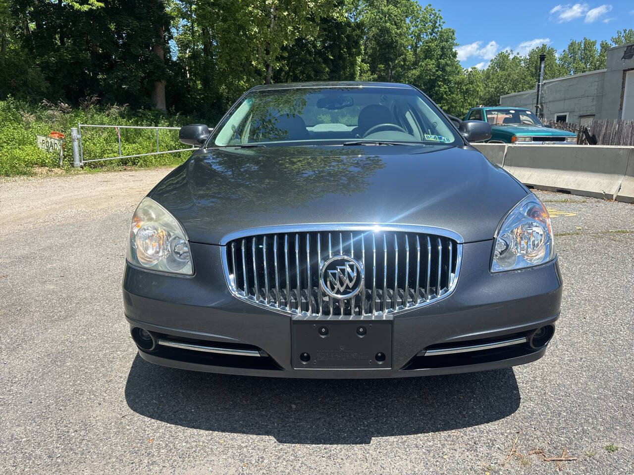 Used 2011 Buick Lucerne CXL w/ Driver Confidence Package FWD image 6