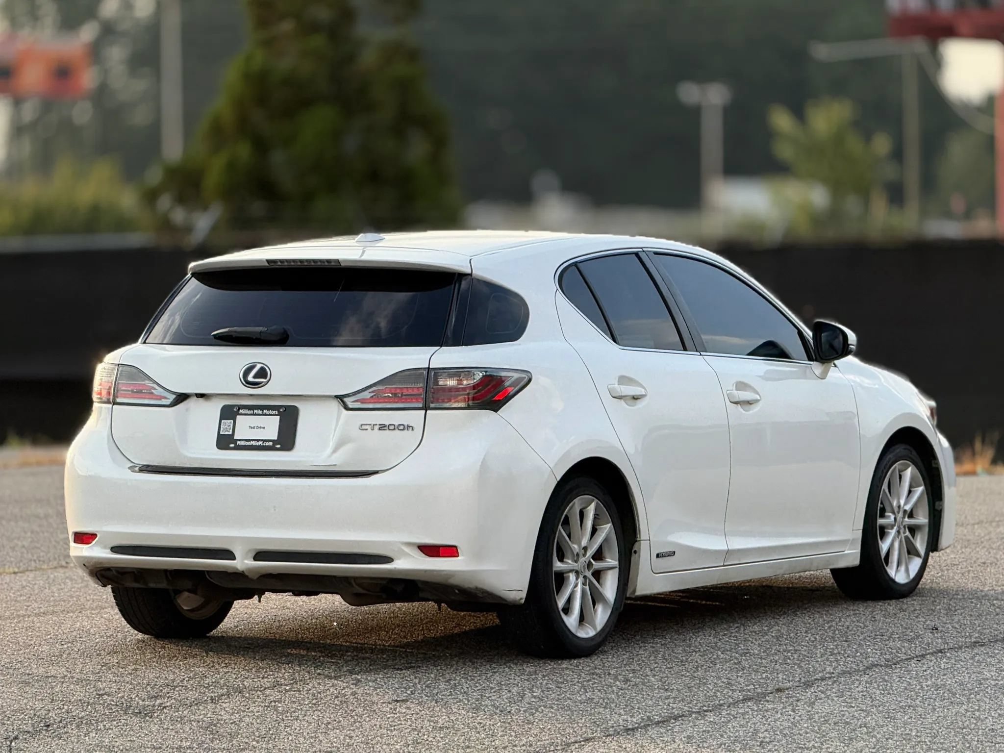 Used 2013 Lexus CT 200h w/ Premium Pkg w/Backup Camera FWD image 9