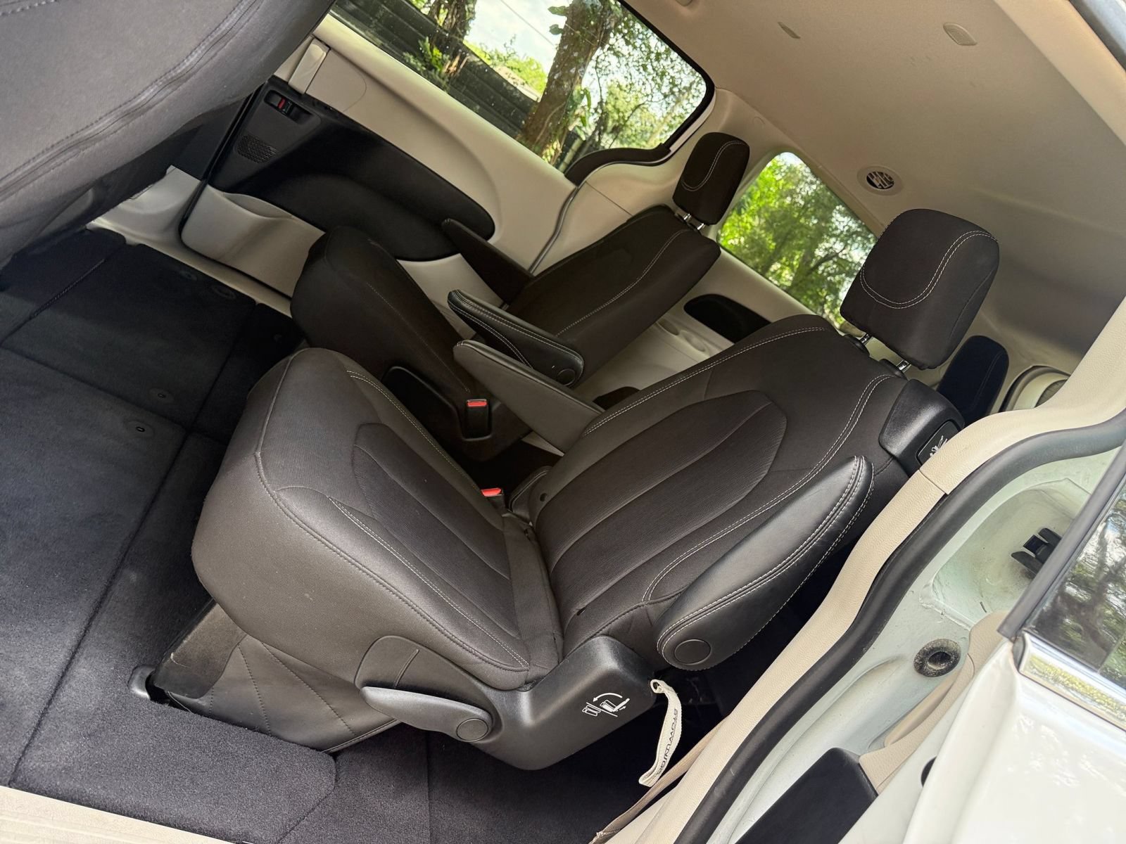 Used 2023 Chrysler Voyager LX FWD image 24