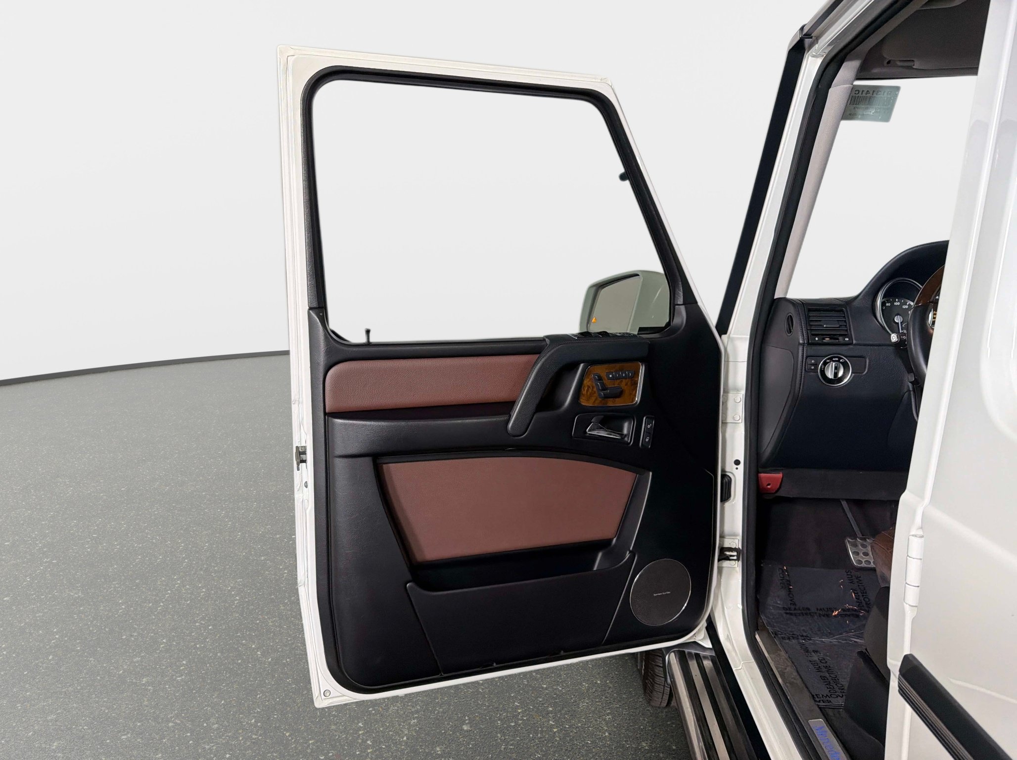 Used 2014 Mercedes-Benz G 550 image 34