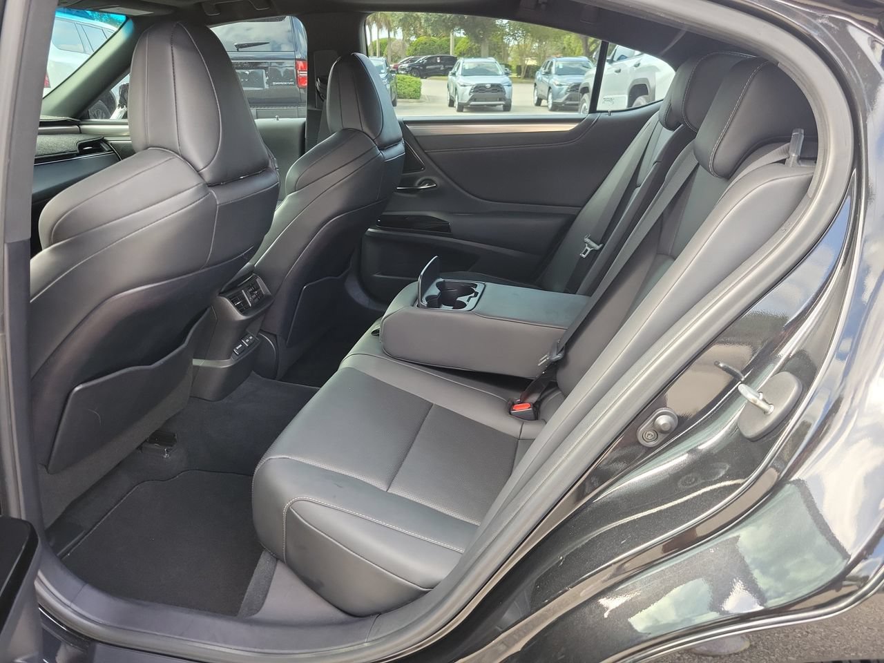 Used 2024 Lexus ES 350 F Sport w/ Accessory Package (Z2) FWD image 10