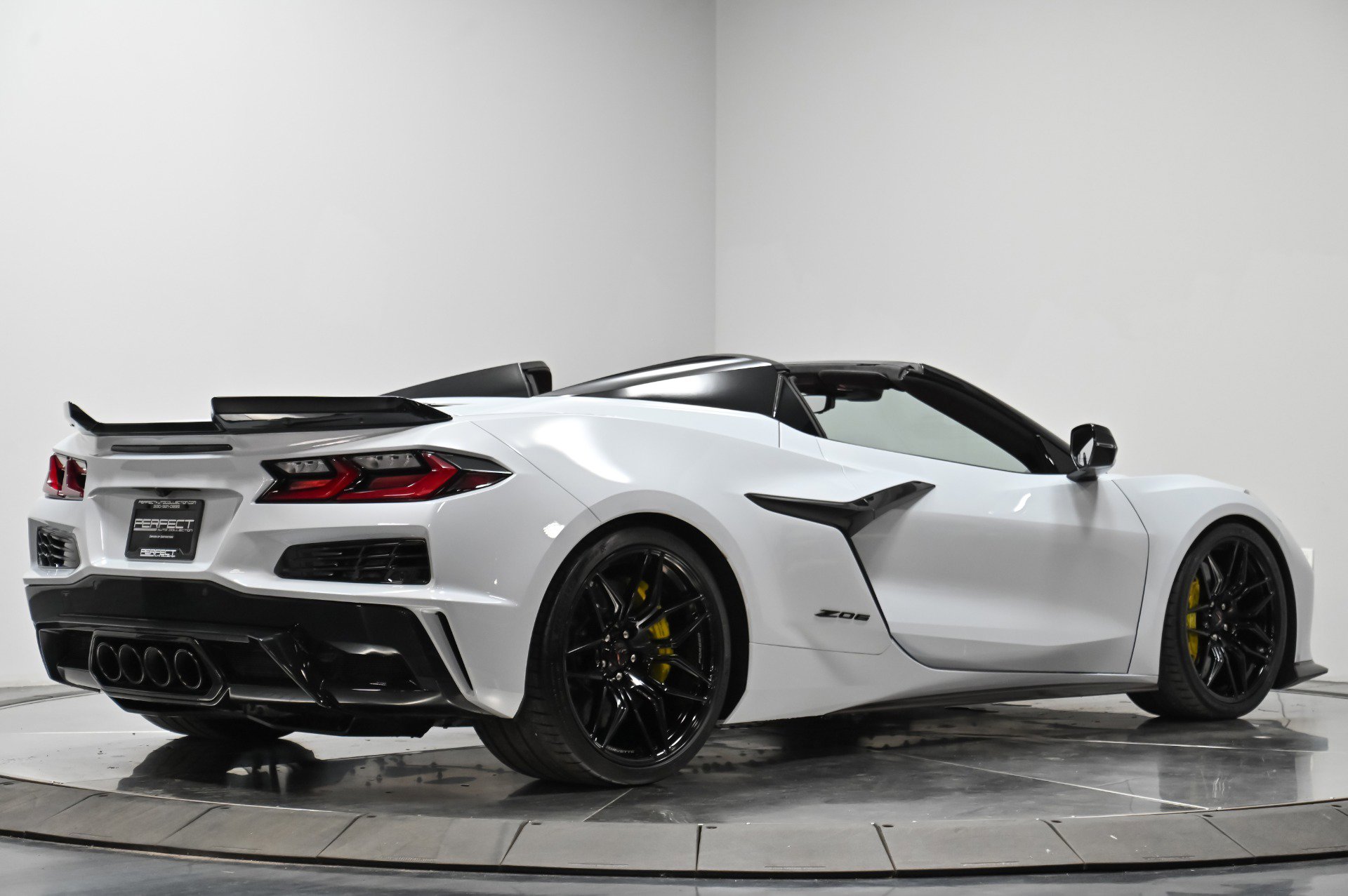 Used 2024 Chevrolet Corvette Z06 w/ Stealth Interior Trim Package image 13