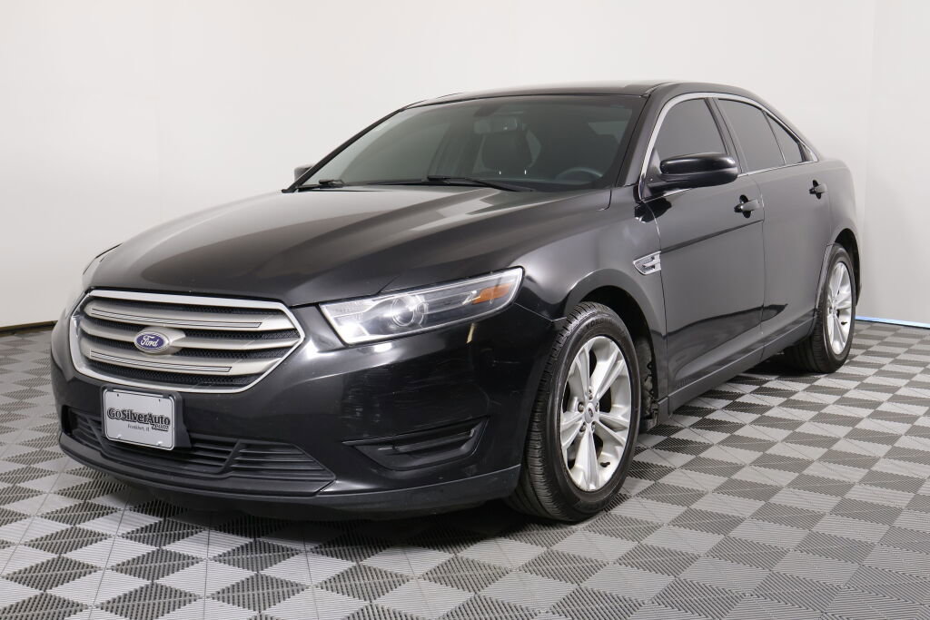 Used 2015 Ford Taurus SEL image 5