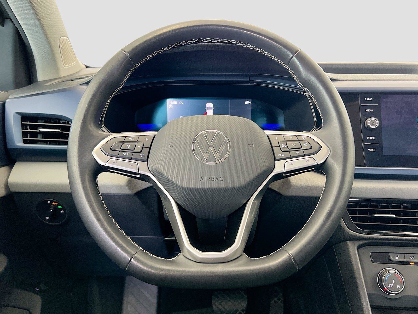 Used 2022 Volkswagen Taos SE AWD/4WD image 17