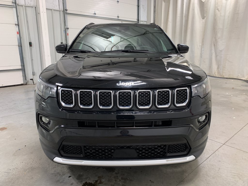 Used 2023 Jeep Compass Limited AWD/4WD image 14