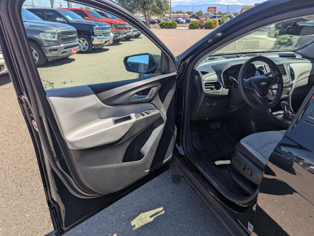 Used 2022 Chevrolet Equinox LS AWD/4WD image 8