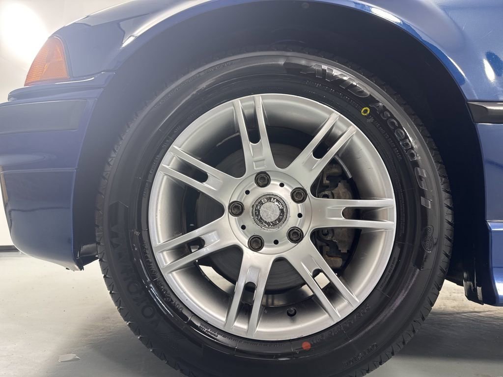 Used 1997 BMW 328i Convertible RWD image 15