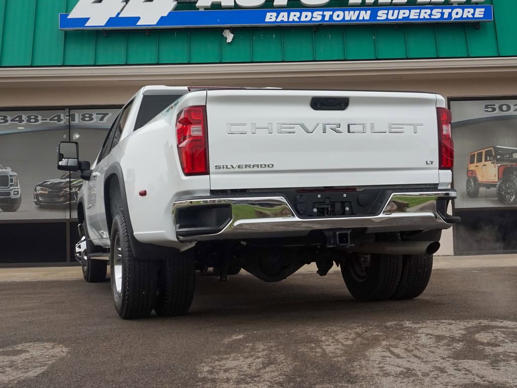 Used 2022 Chevrolet Silverado 3500 LT w/ Convenience Package image 4
